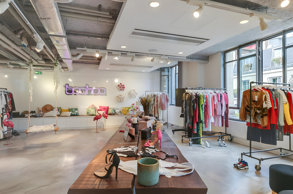 Boohoo´s new showroom and its colorful universe